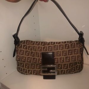 Vintage fendi baguette